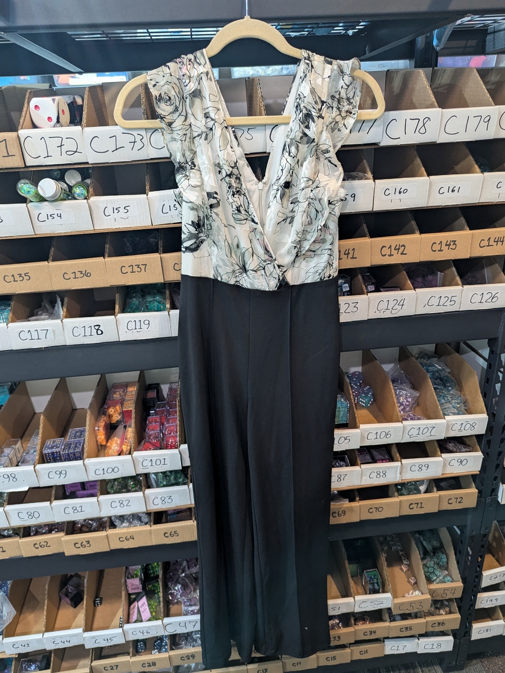 White House Black Market Black and White Floral Sleeveless Dress 00P